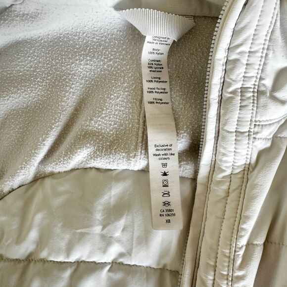Lululemon “Another Mile” White Quilted Jacket – Size 6 – Lightweight & Warm - Picture 6 of 10